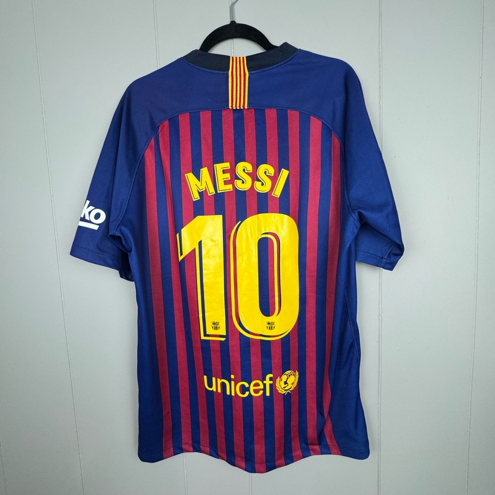 Boy’s Barcelona FC Messi Jersey 2018-2019 Season Size XL